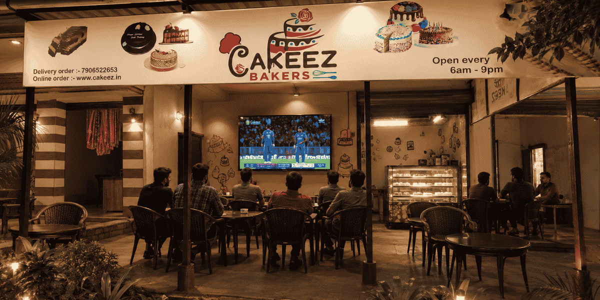 Inside Cakeez Bakers, Umri Kalan